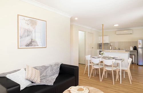 Acacia Ridge Wohnung | 3 Bdr Apt! Aircon! Undercover Parking! 12AS3