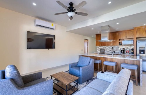 Libertad Wohnung | New 3 BD Condo with Pool & Gym