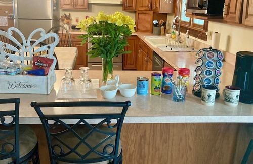Ashfield Wohnung | Switzerland Dream, Cozy Room in Downtown Jim Thorpe, Walk to everything!
