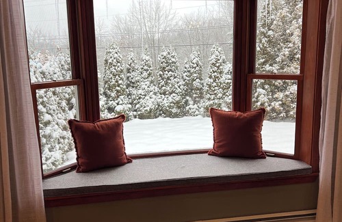 Center Conway Haus | 3-bedroom house on 40 acres in peaceful Conway with WiFi, AC