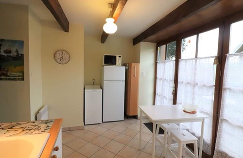 Mourjou Hütte | Charming house with garden, 2 bedrooms, pets allowed, in Mourjou