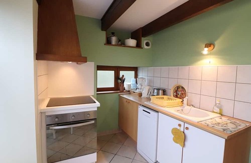 Mourjou Hütte | Charming house with garden, 2 bedrooms, pets allowed, in Mourjou