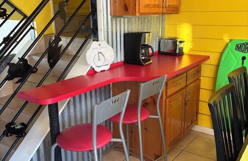 Panacea Haus | Cutest 2-bedroom house on the Bay with access to the gulf across the street