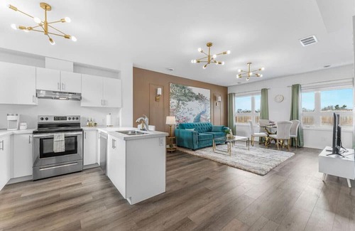 Niagara Falls Wohnung | LUX - Designer Penthouse Apt with Rooftop And Parking