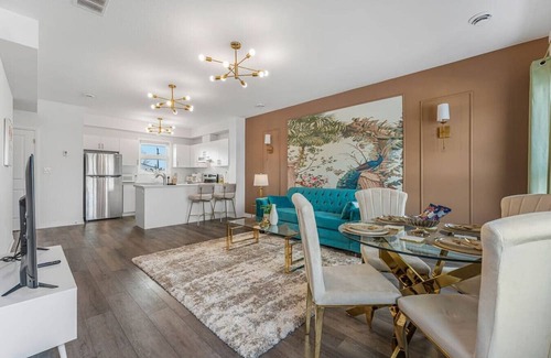Niagara Falls Wohnung | LUX - Designer Penthouse Apt with Rooftop And Parking