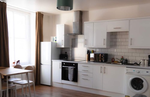 Minehead Wohnung | Minehead Suites | 2 Bed Apartment | Sleeps 5