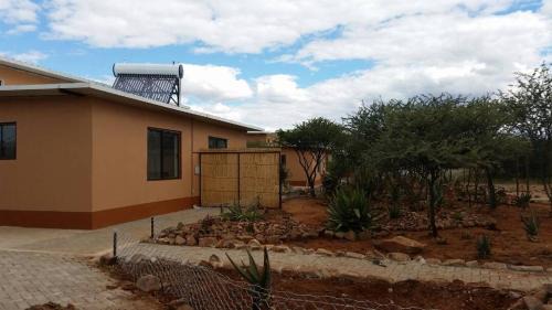 Otjiwarongo Kabine | Cheetah View Lodge