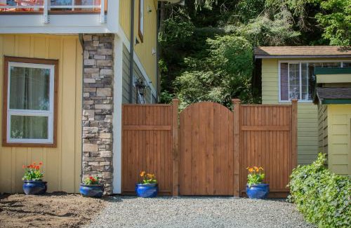Comox Haus | Windslow Guest Suite at Kye Bay
