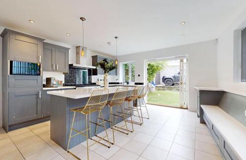 Barbican Haus | Hoe Sweet Hoe