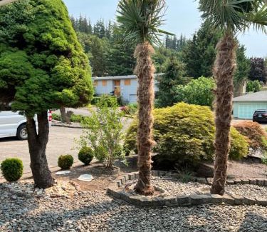 Lents Haus | Entire Elegant Home For You.