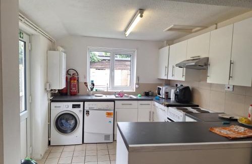 Isle of Grain Haus | Guesthouse
