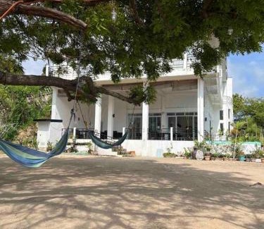 Lian Wohnung | Clipper View Beachfront Calatagan cel