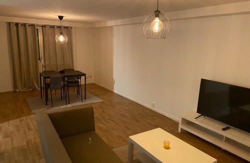 Huskvarna Wohnung | Mysig 1 rok med trädgård