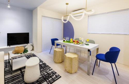 Kadena-cho Haus | オープンセール ビーチまで車で4分 駐車場2台 最大10名 ツインロッジ碧