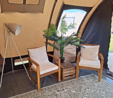 Eext Sonstige | Glamping de Waardtent 2