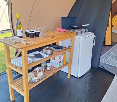 Eext Sonstige | Glamping de Waardtent 2