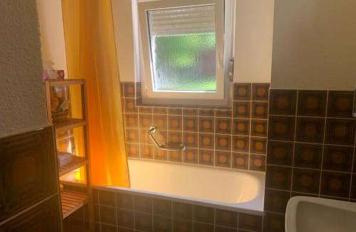 Oberlunkhofen Haus | Gemütliches Zimmer im Grünen mit eigenem Bad WC