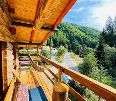 Maguri-Racatau Skihütte | Rustic Chalet in the mountains of Transylvania