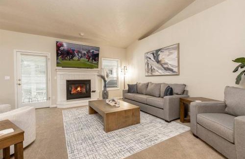 Eagle Haus | Hogan's Fairway Landing