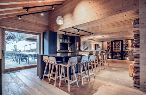 Zweisimmen Nr Gstaad Skihütte | Luxury Chalet with private jacuzzi and Spa