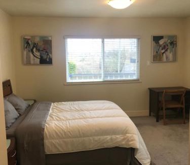Richmond Haus | Spacious and bright queen bed room with private bathroom