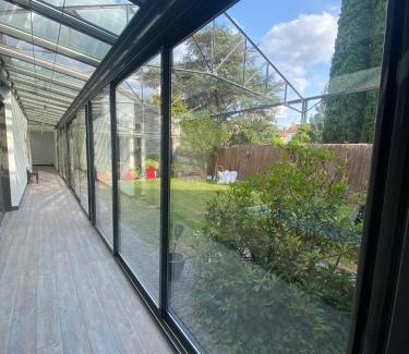 Melun Haus | Loft avec Piscine Intérieure et Jardin