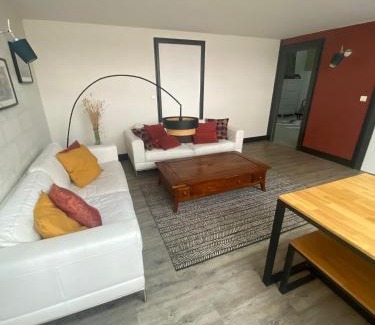 Melun Haus | Loft avec Piscine Intérieure et Jardin