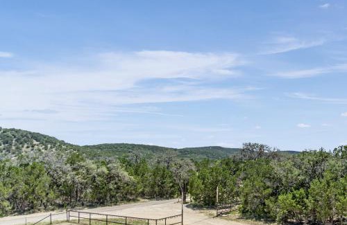 Bandera Haus | Lucky Star Ranch - Shooting Star