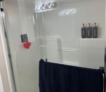 West St. Paul Haus | Guest suite