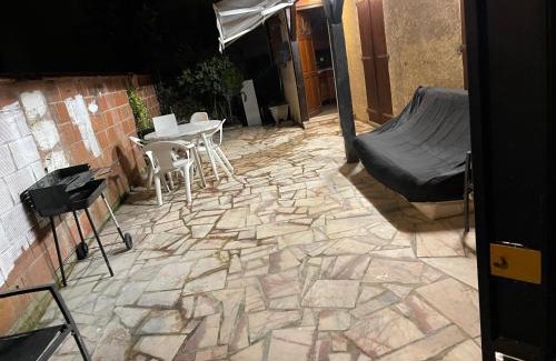 Bezons Haus | Izzy