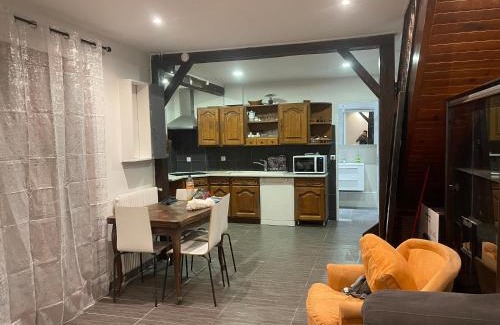 Bezons Haus | Izzy
