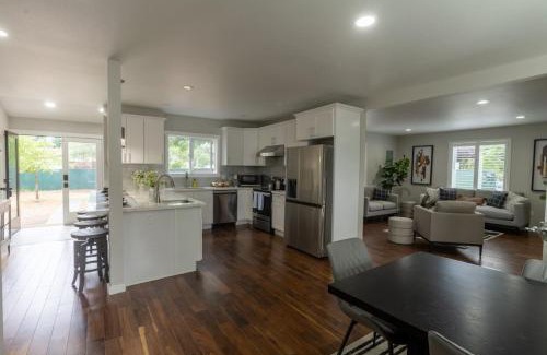 Parkland Haus | Comfy Twin Beds in Tacoma