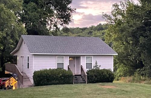 Lone Rock Haus | White River Cabin
