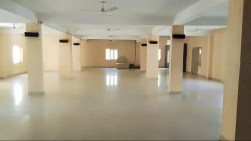 Dwarka Wohnung | Devi Bhawan Yatri Katha Dhwaja Sthaan