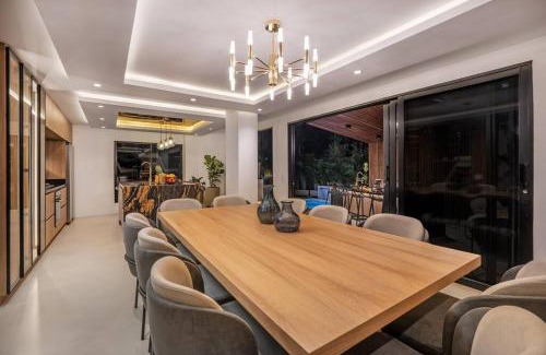 El Tesoro Villa | Casa Luxe - Cold Plunge, Sauna, Pool, & Jacuzzi!