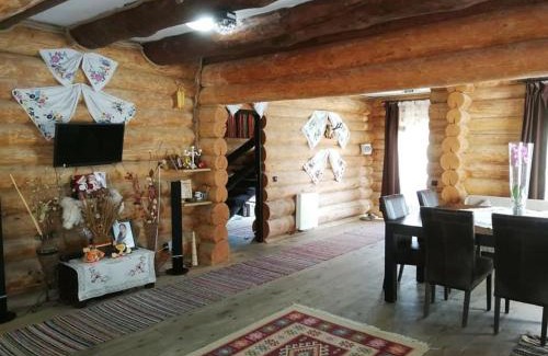 Dobrovat Haus | Pensiunea Rădăcina