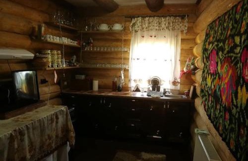 Dobrovat Haus | Pensiunea Rădăcina