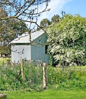 Romsey Haus | 'Hawthorn Park' Farm Homestead in Macedon Ranges