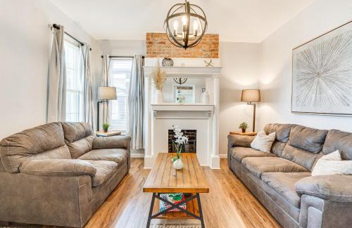 Merion Village Wohnung | Columbus Vacation Rental about 3 Mi to Downtown!