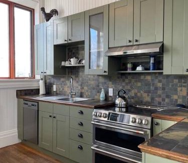 Low Haus | 1928 SchoolHouse w/ luxe pool and panoramic views