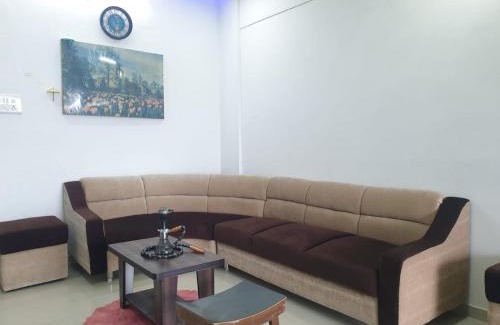 Khar Wohnung | 2bhk in khar west with outside area