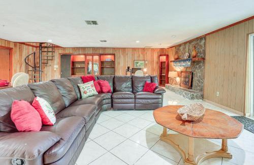 Sylvan Shores Haus | Lake Placid Home with Screened Porch Near Lake Clay