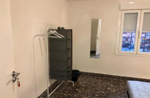 Benicalap Haus | Habitaciones Privadas y Económicas a un paso de Cortes Valencianas