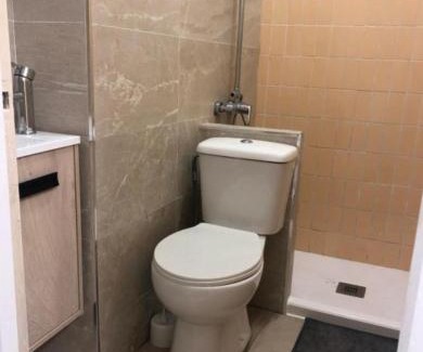 Benicalap Haus | Habitaciones Privadas y Económicas a un paso de Cortes Valencianas