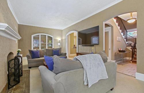 Scranton Haus | Greenridge Getaway:Near Universities & Attractions