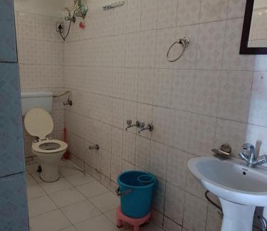 Dhanaulti Haus | Ashirwad guest house