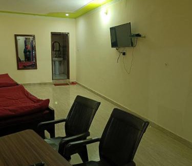 Dhanaulti Haus | Ashirwad guest house