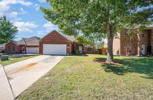 Rowlett Haus | Re-modeled home in a great area