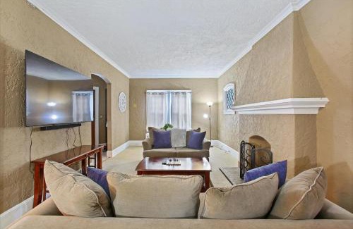 Scranton Haus | Greenridge Getaway:Near Universities & Attractions