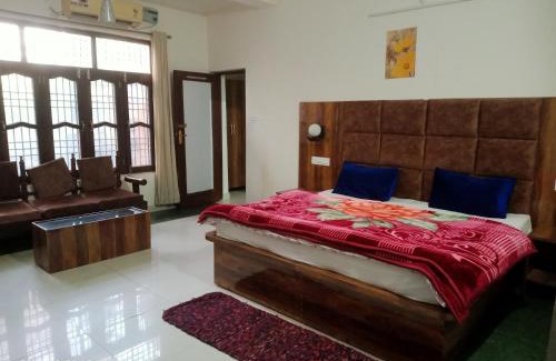 Gunehr Haus | KAMAKSHI GUEST HOUSE